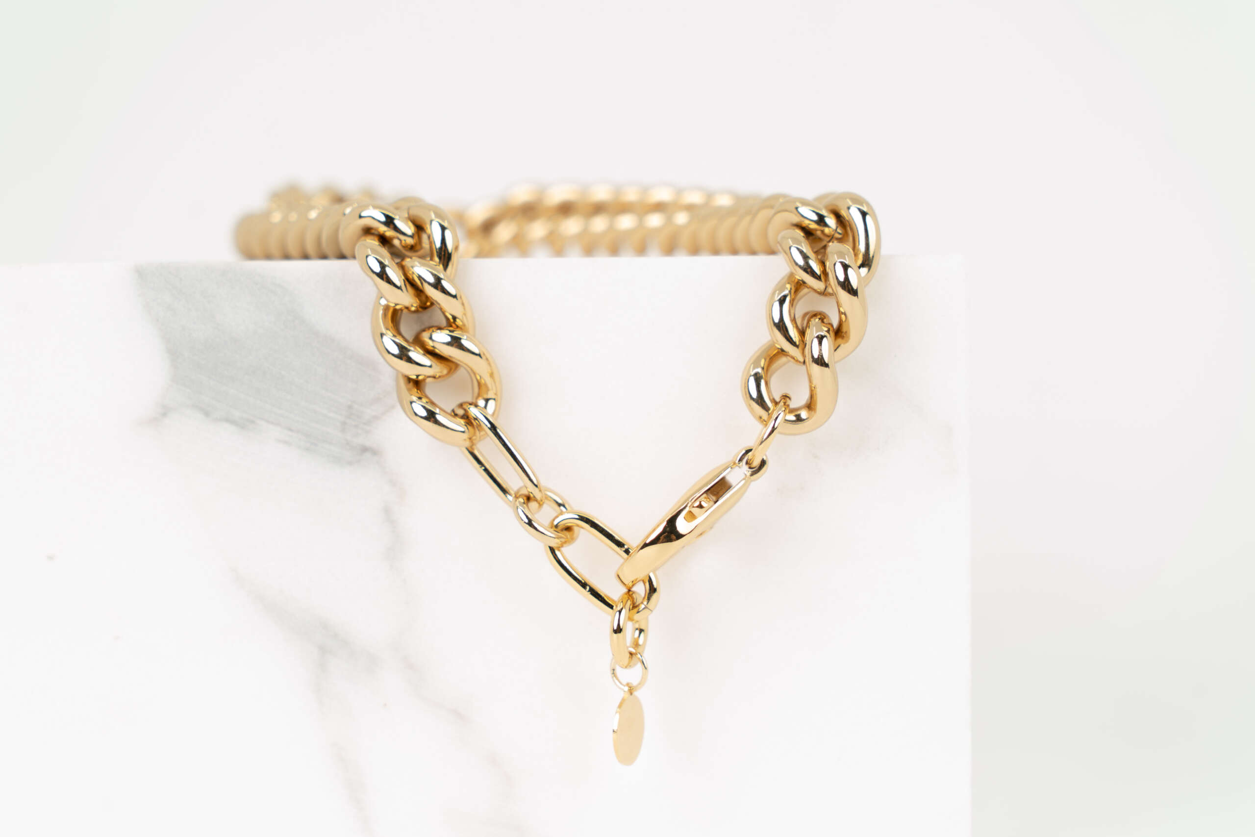Gourmet chain small gold necklace
