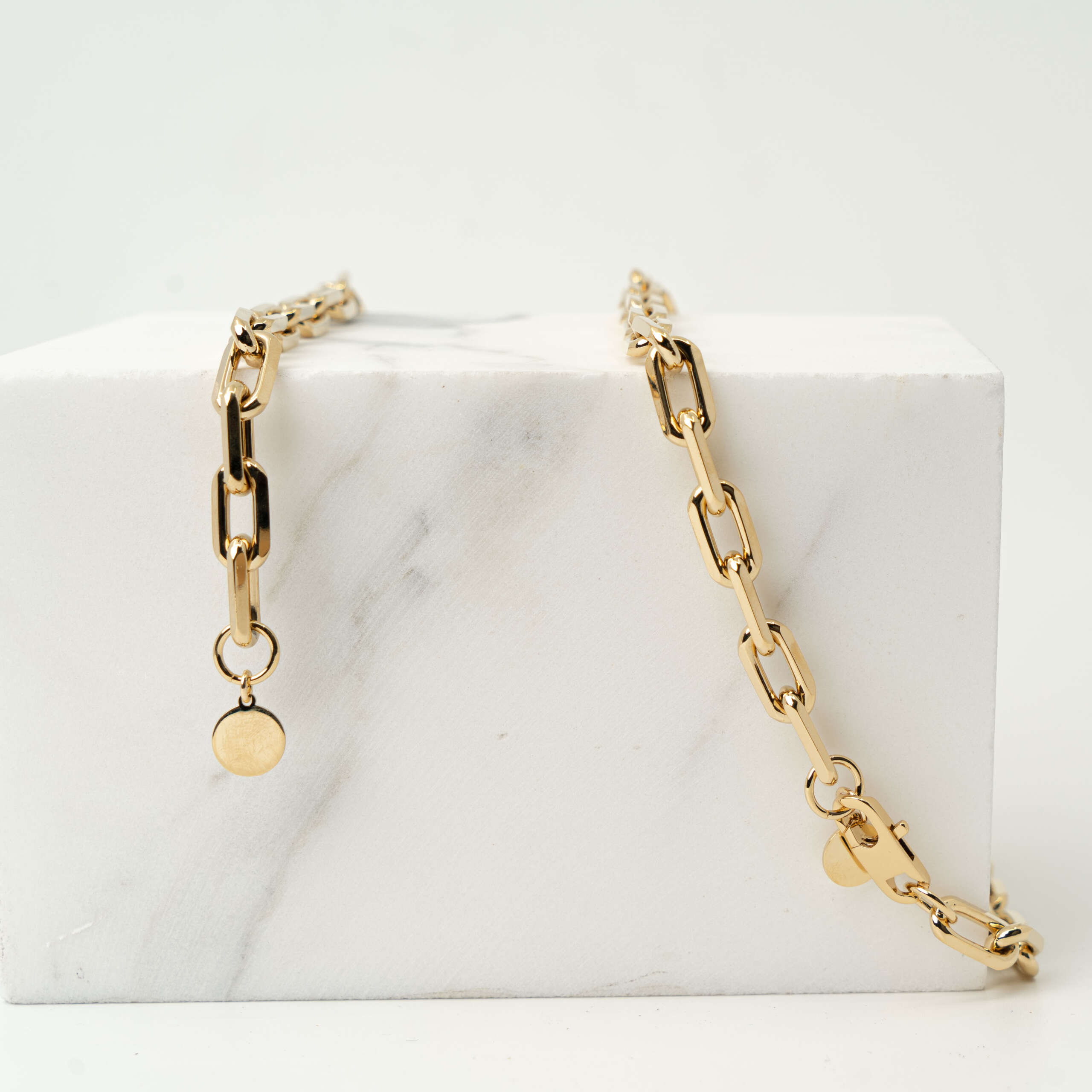 Link medium chain gold necklace