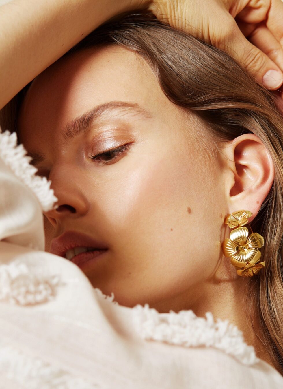 Floral hoop gold earrings - Souvenirs de Pomme