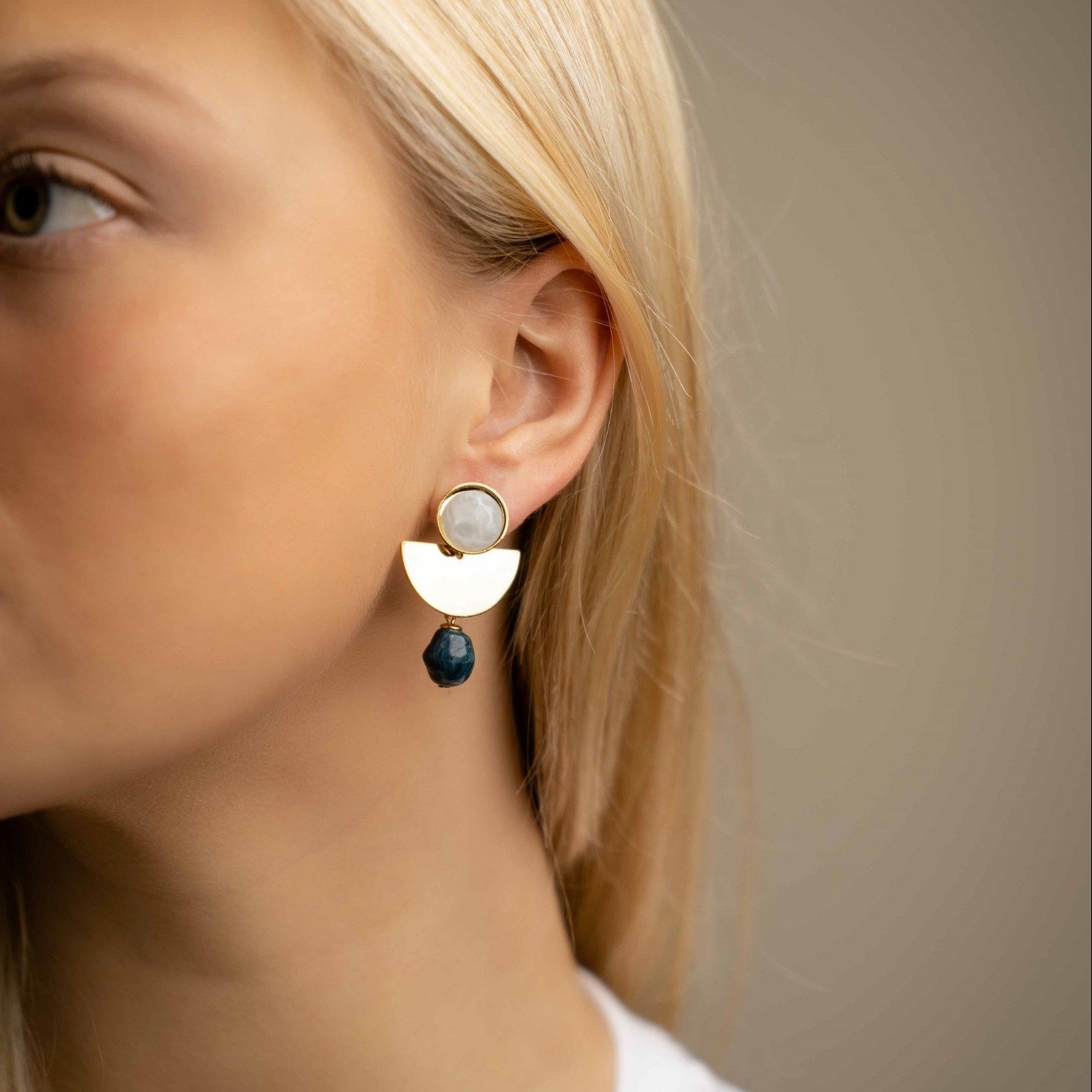 Athena grey/green earrings