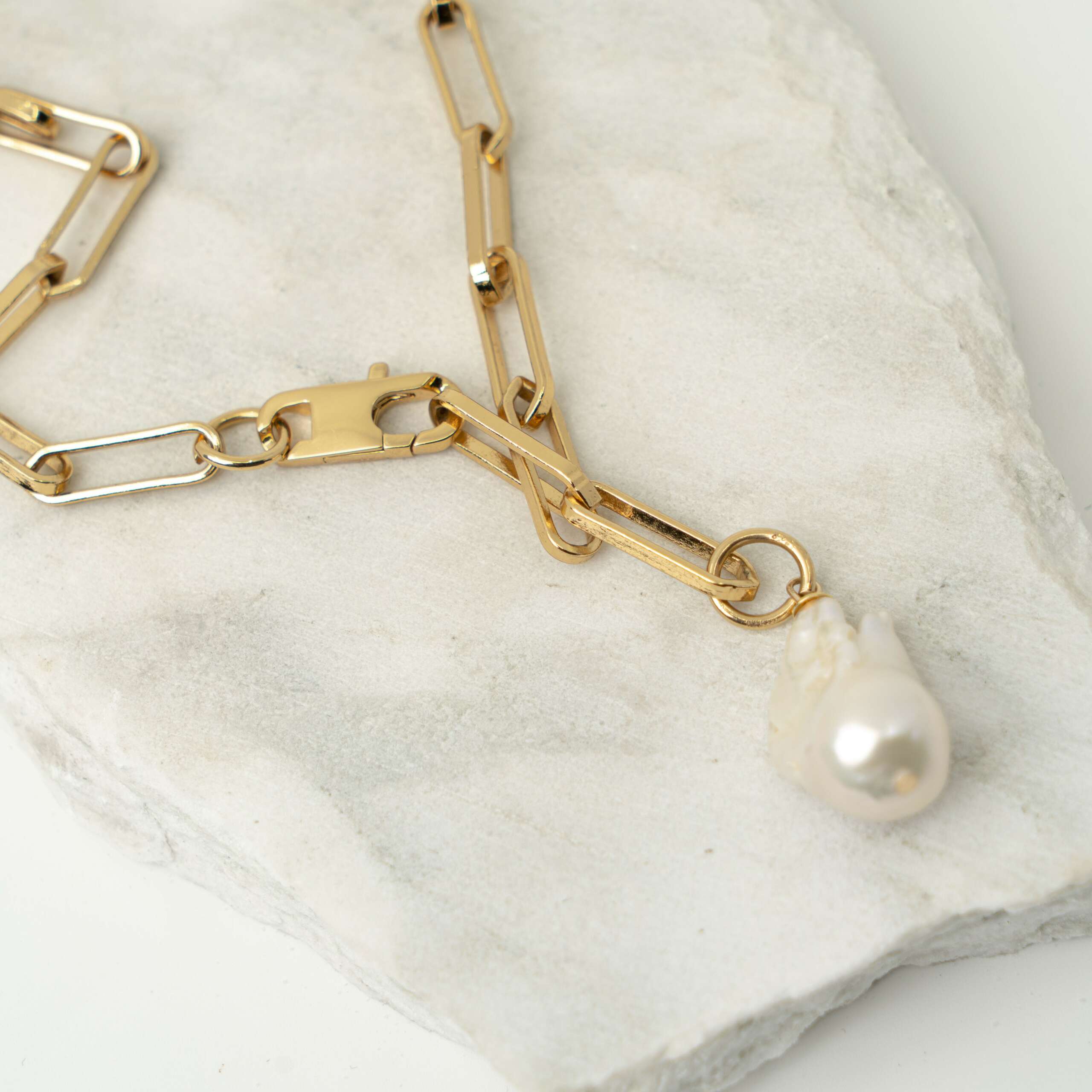 Link small wild pearl necklace