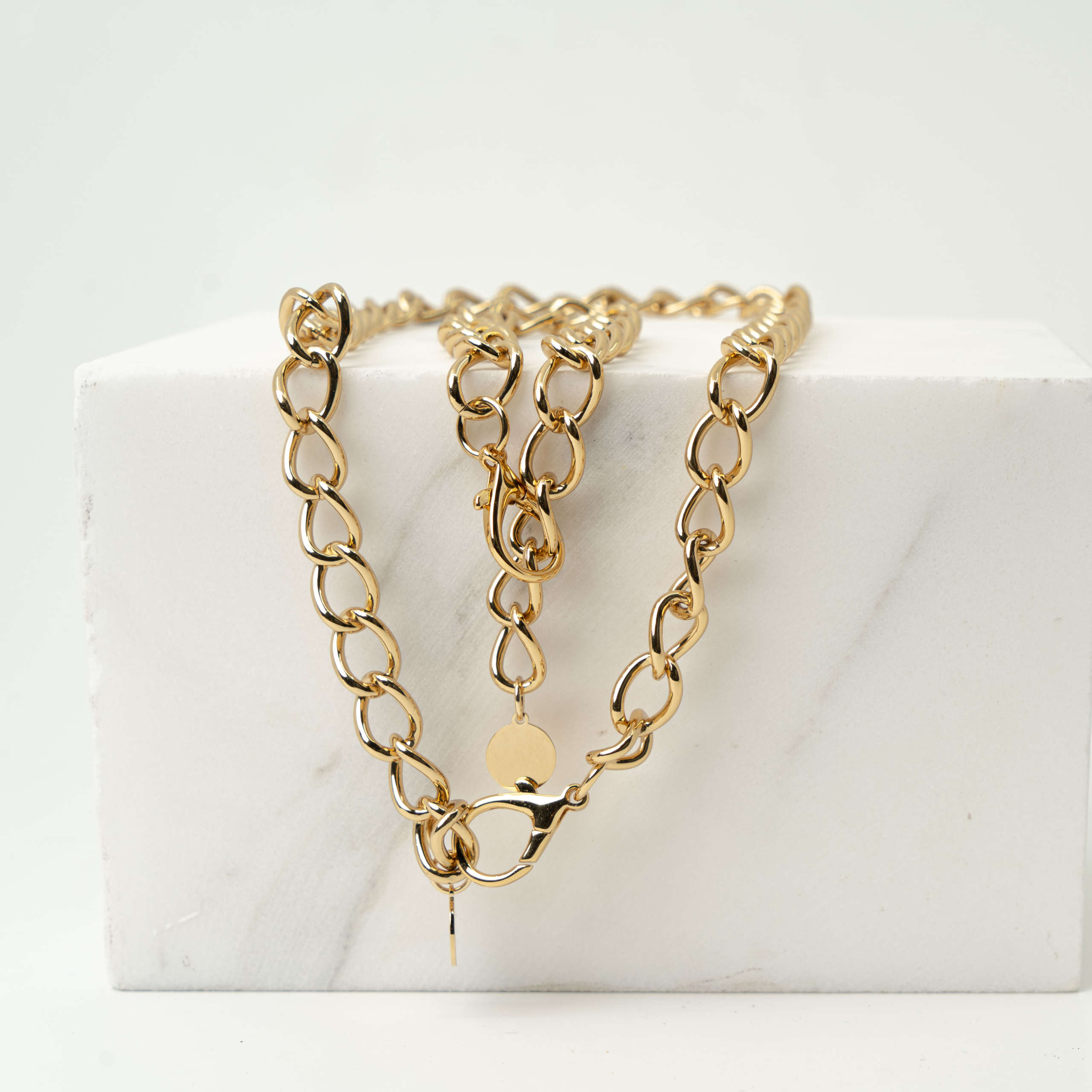 Alice chain gold necklace