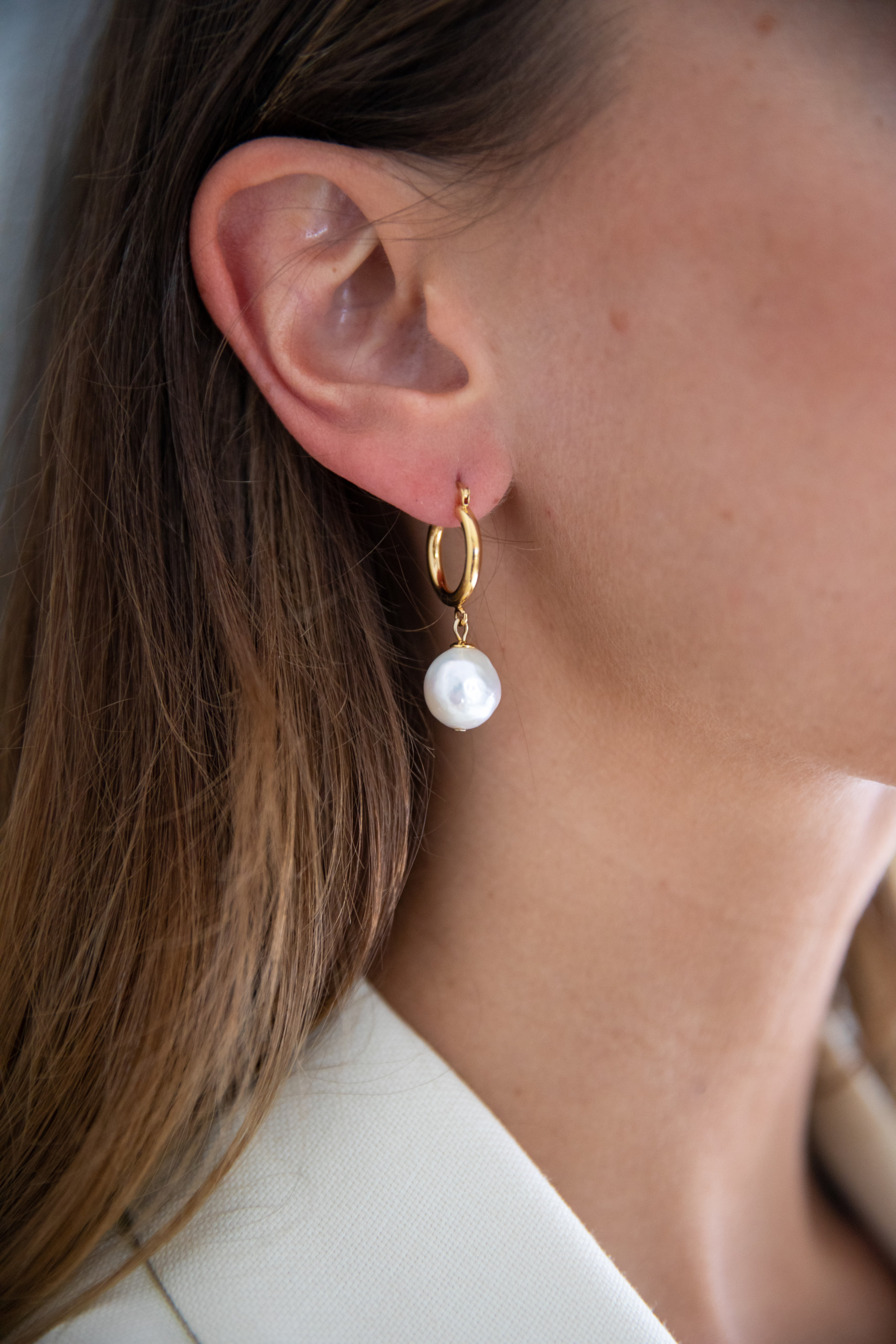 Hoops small gold baroque pearl