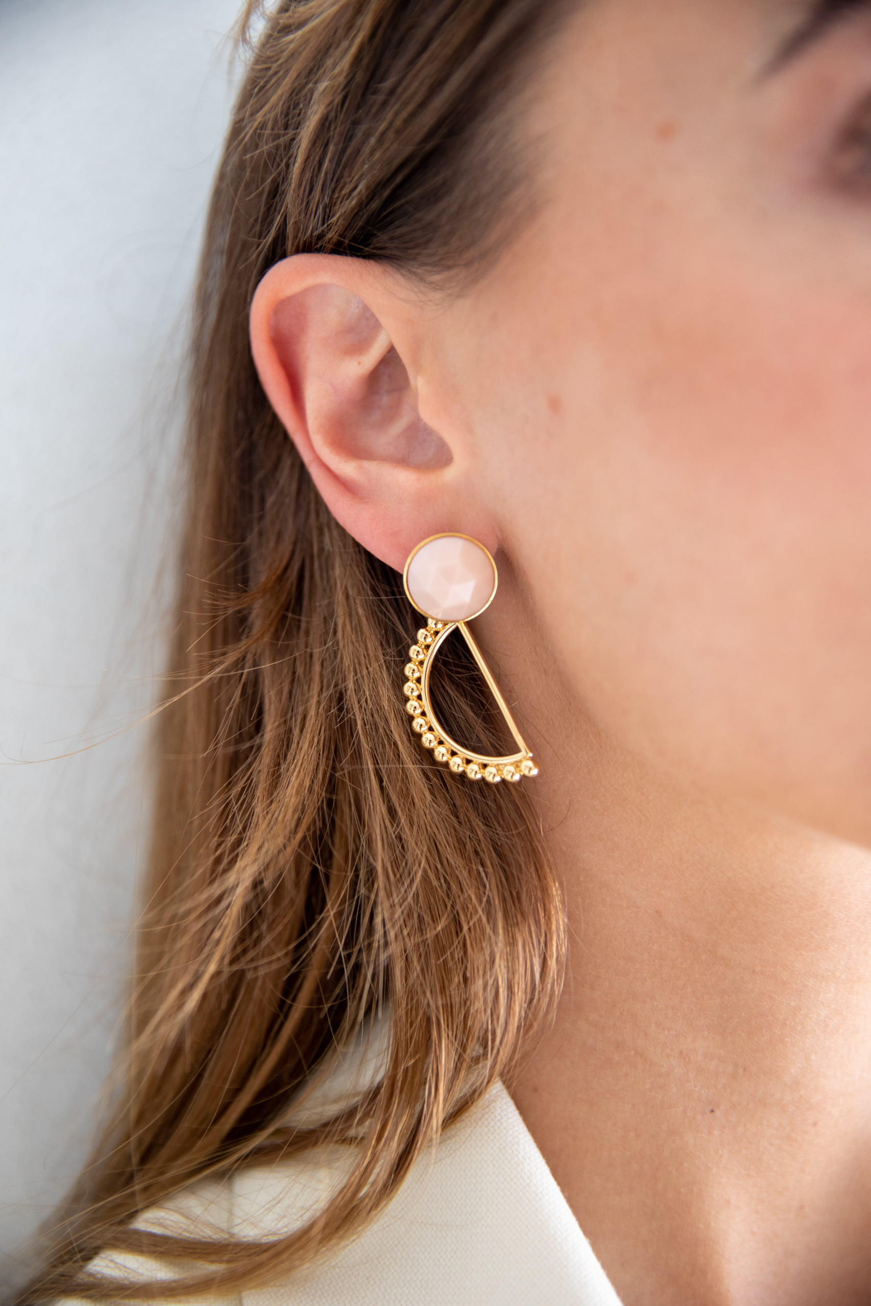 Luna nude gold earrings