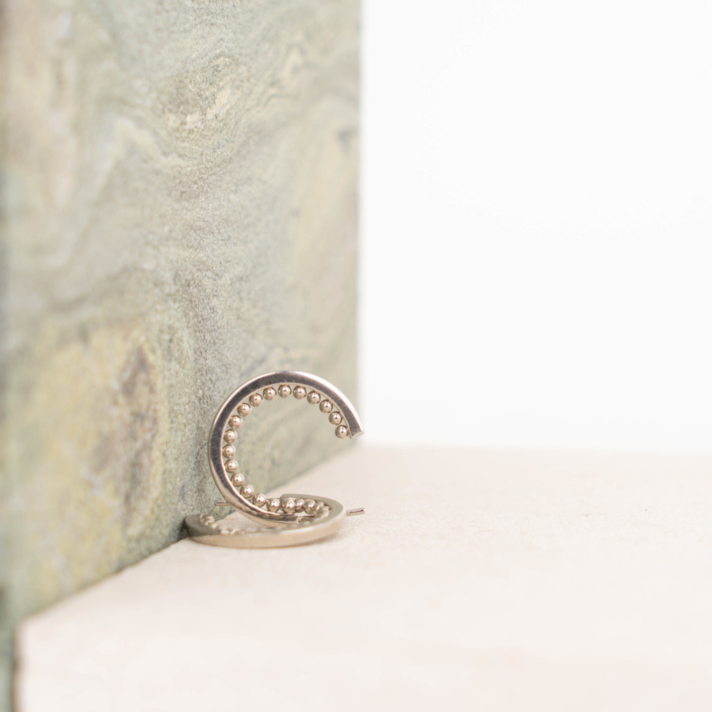 Nina medium zilver hoops