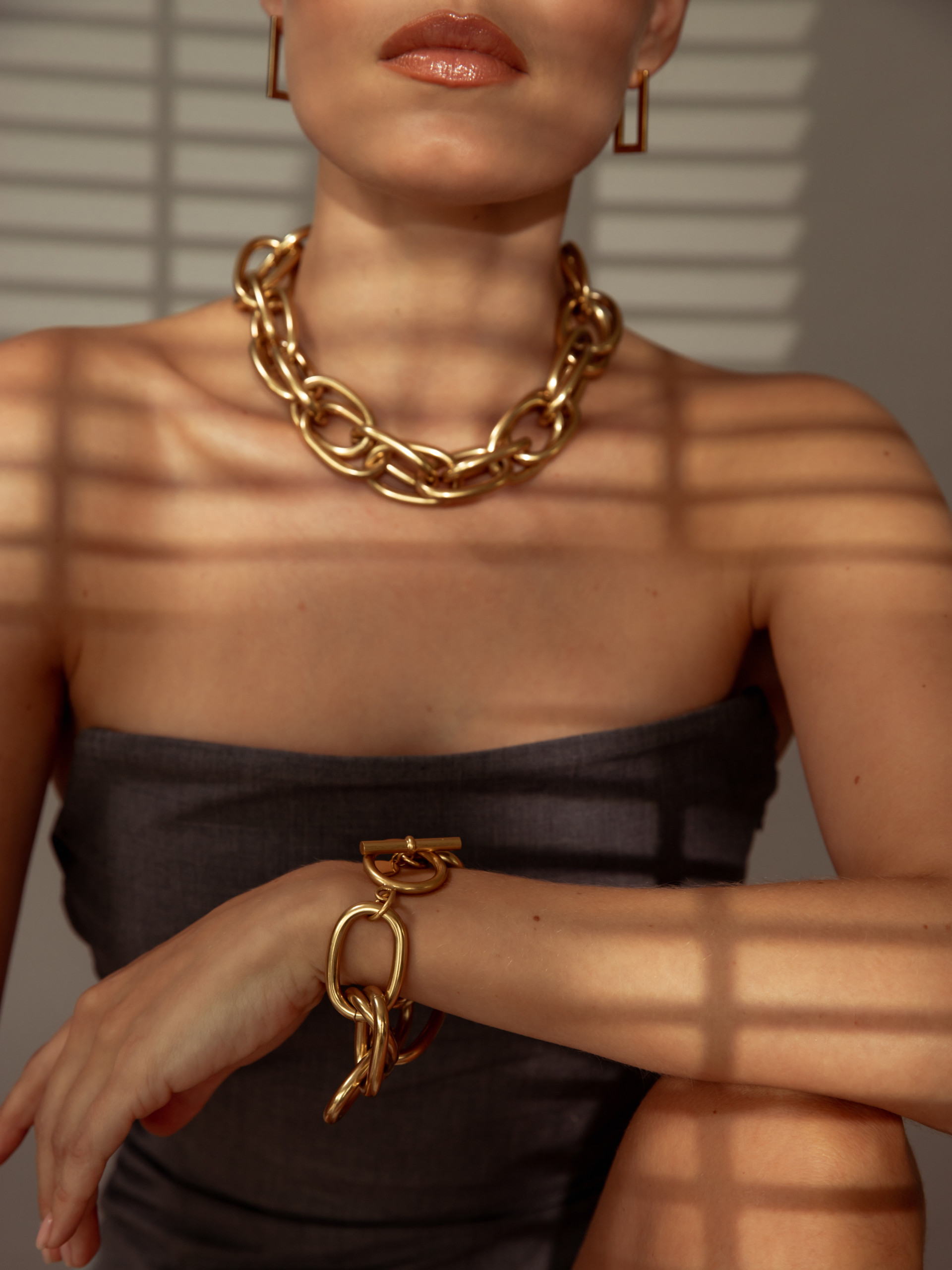 Cobalt statement chain gold necklace