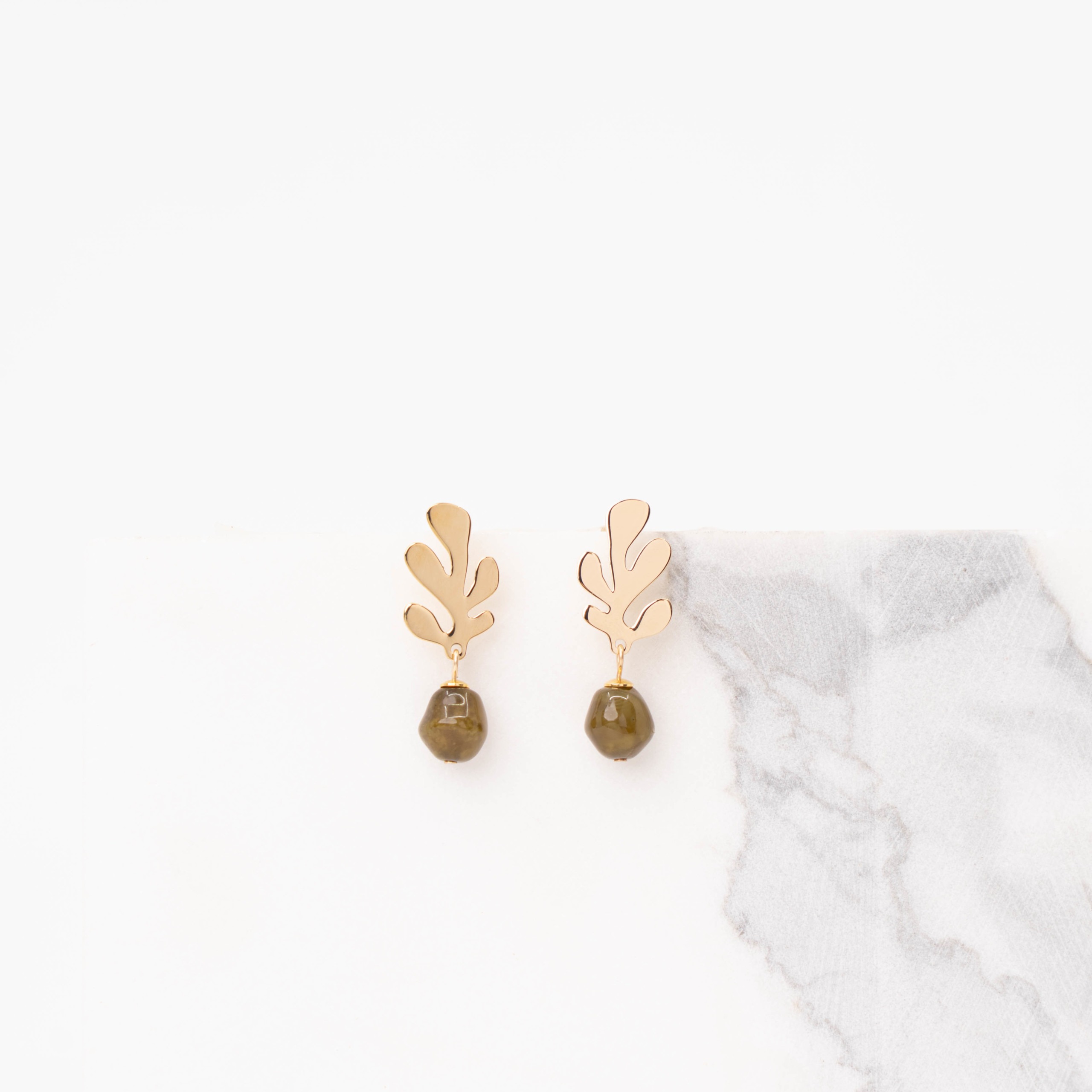 Coral mini green earrings