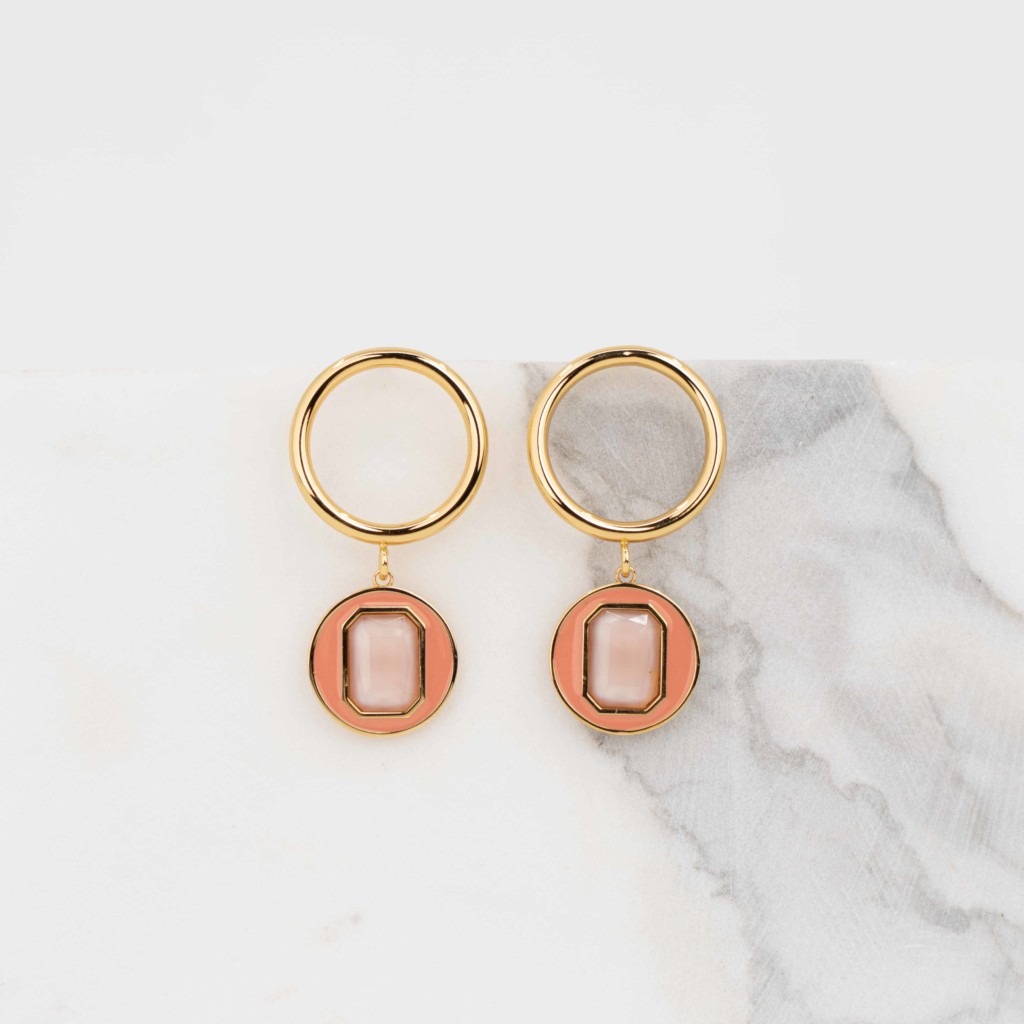 Circle of love emaille oorringen intens roze