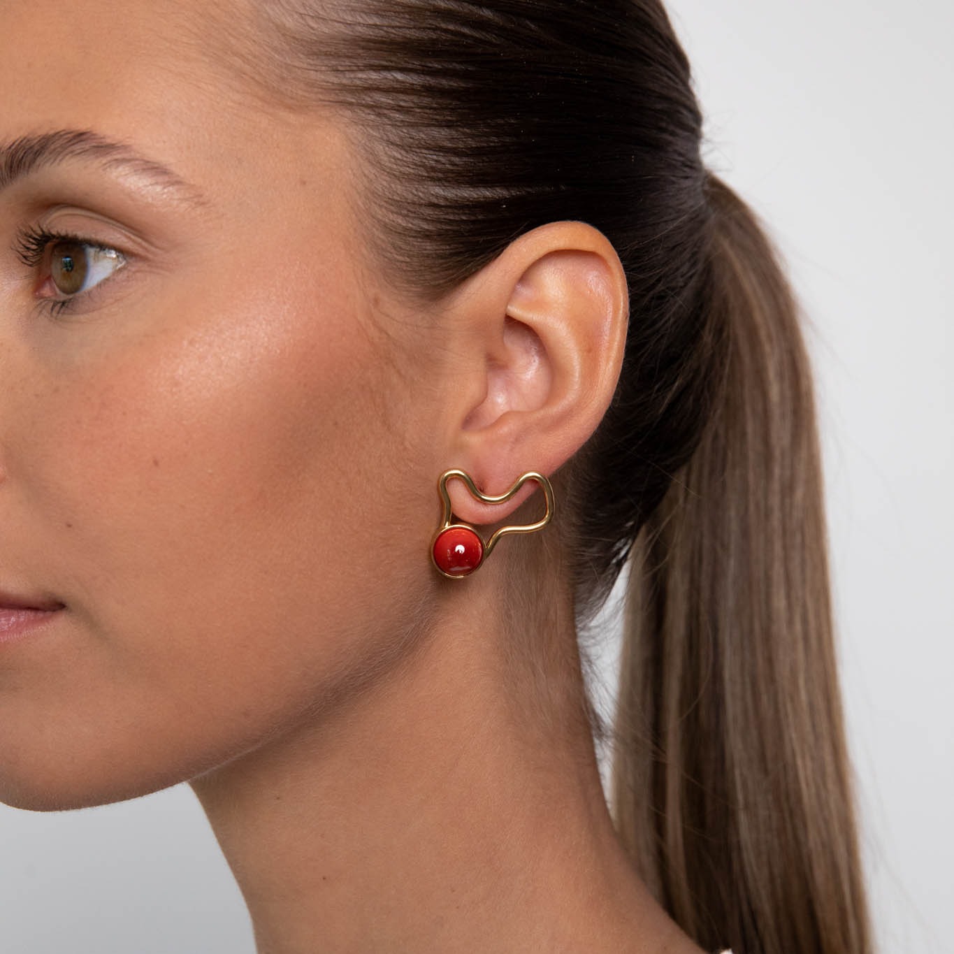 Lucciana gold shortie intense red earrings