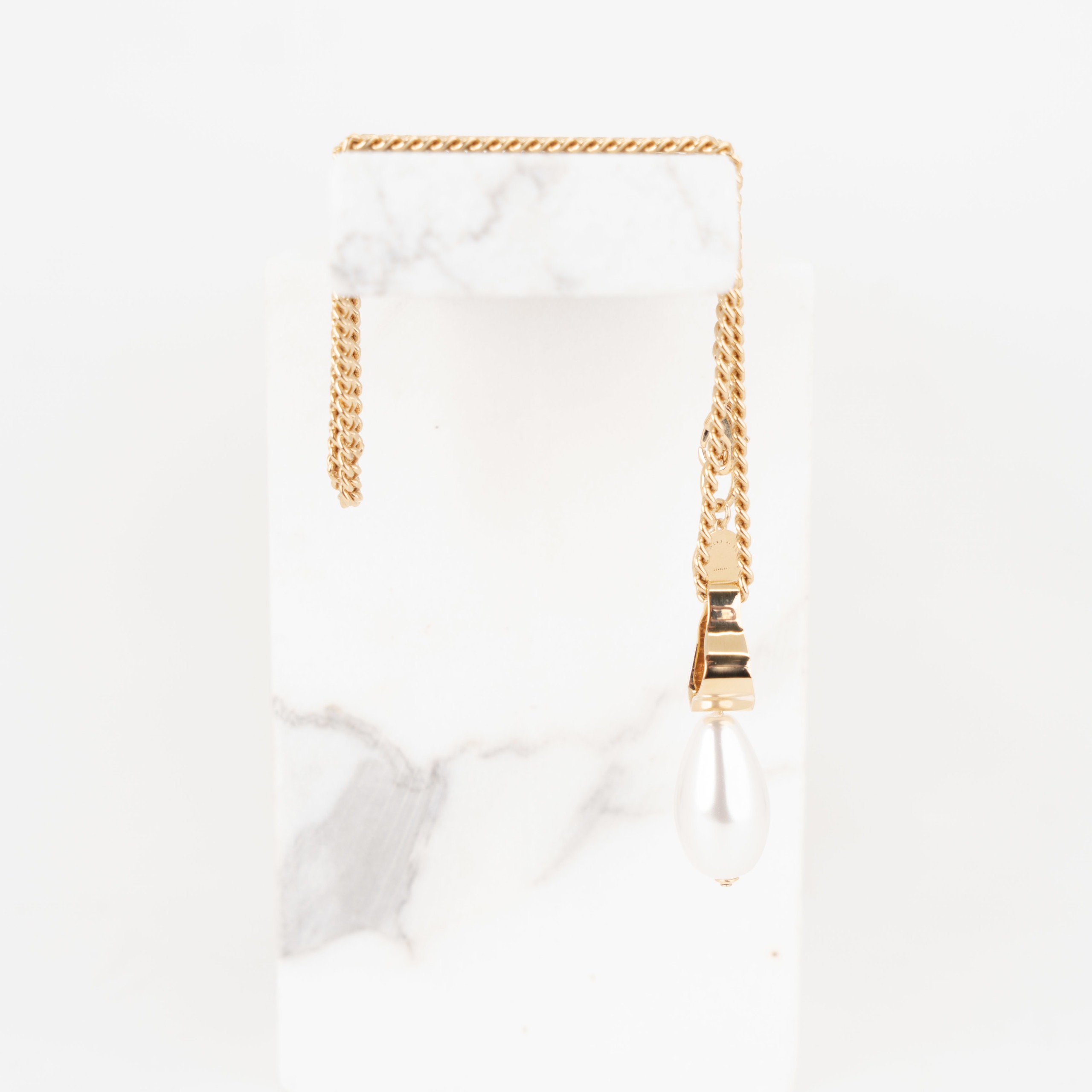 Mia long necklace pearl