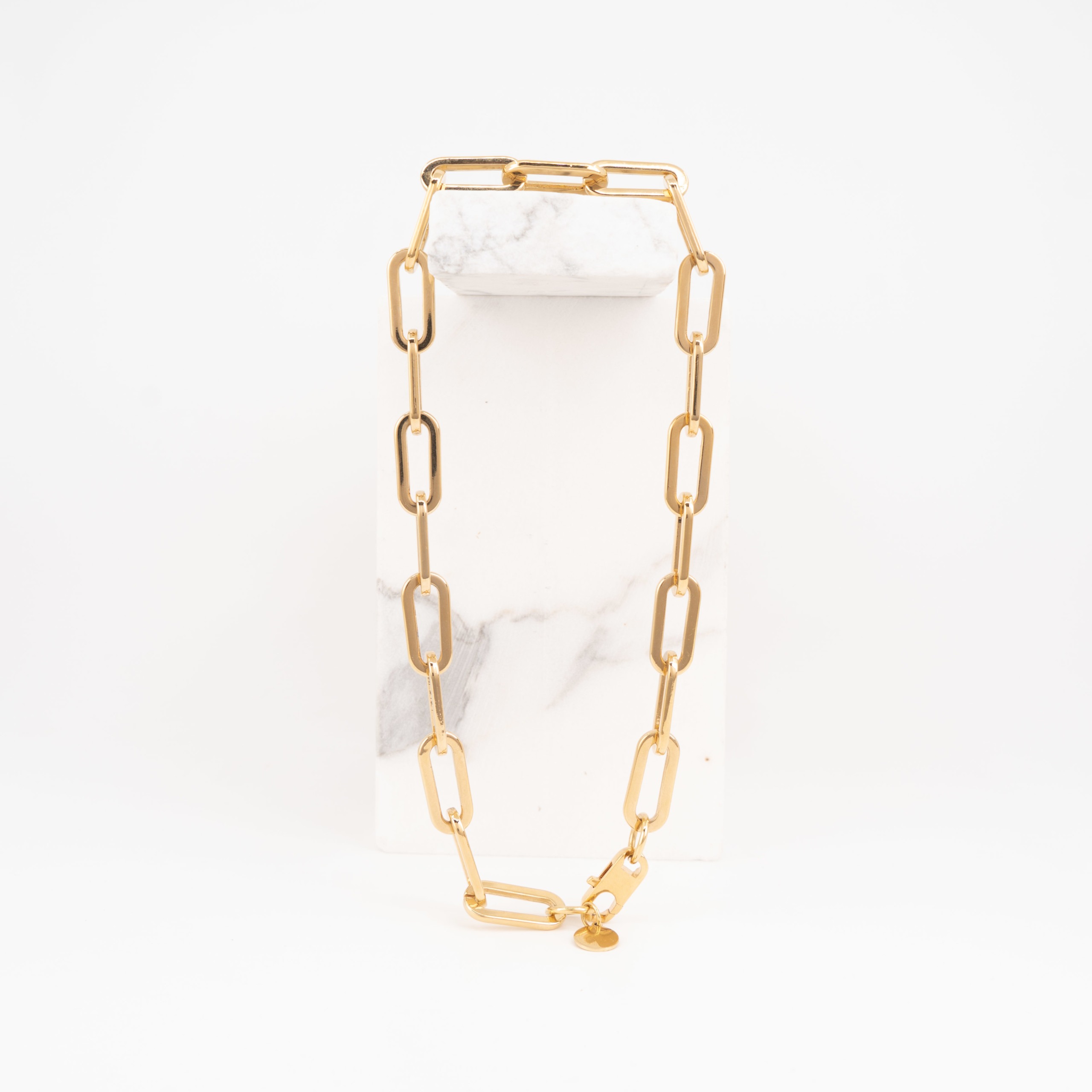 Amara small chain gold necklace