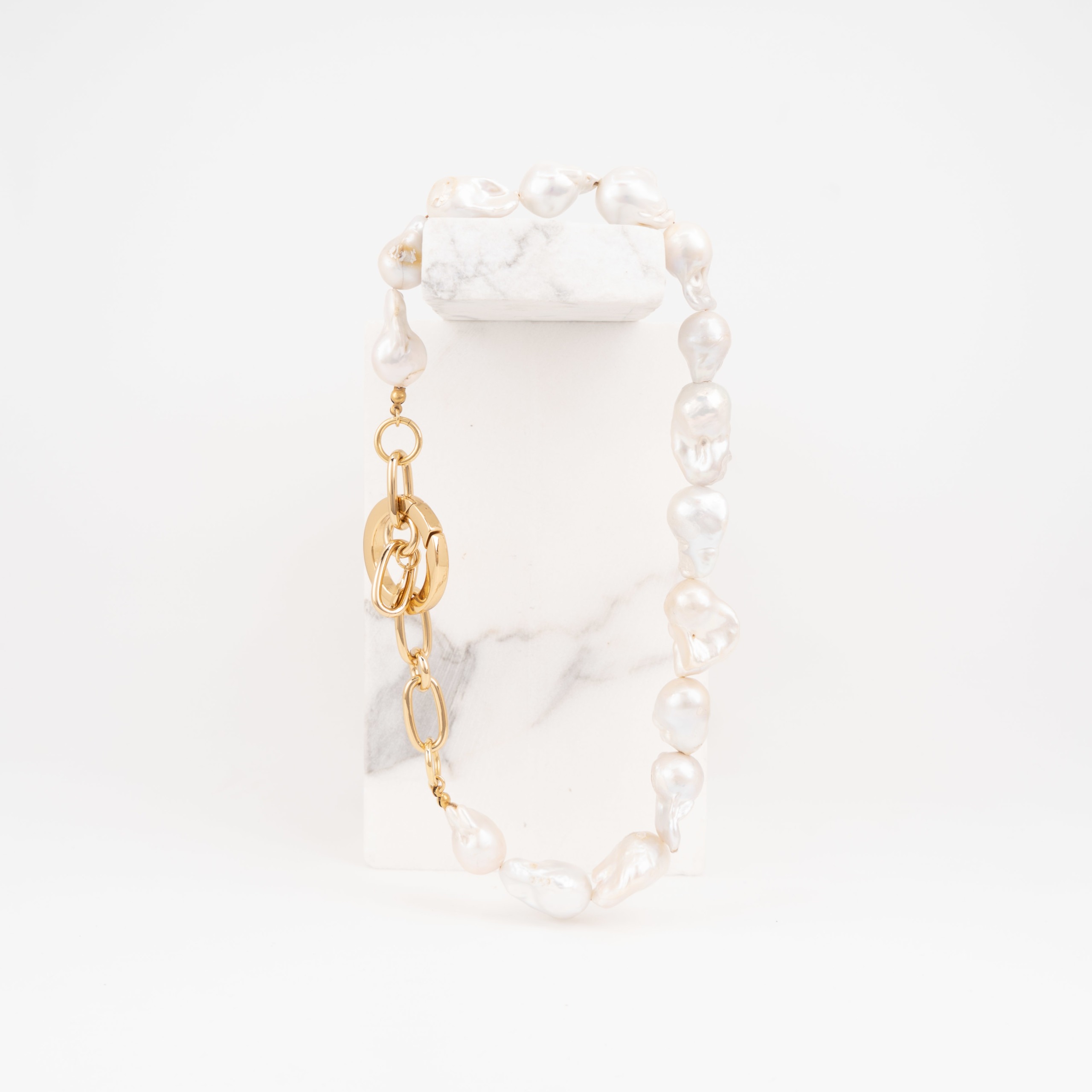 Cocco large wild pearl necklace