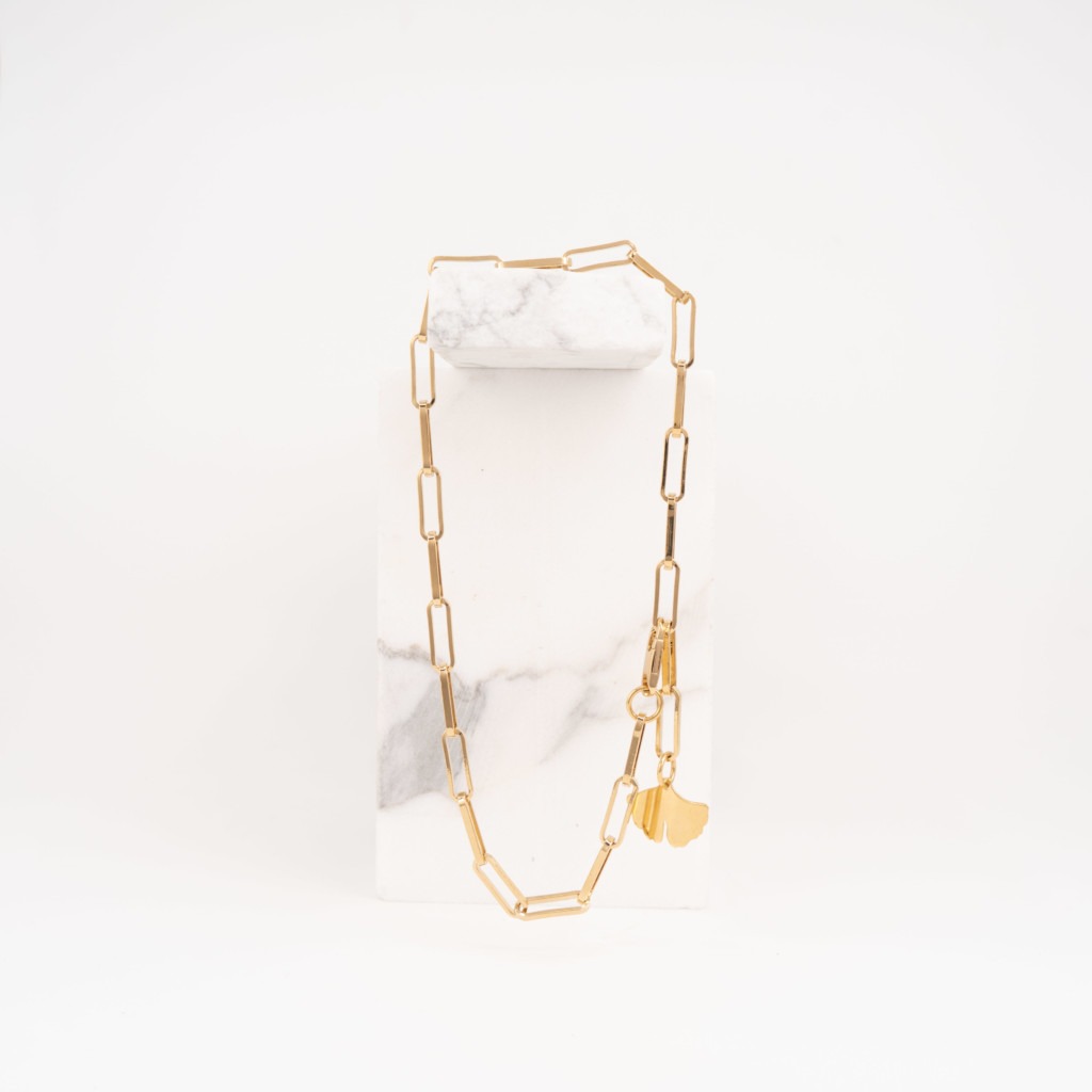 Link small chain ginkgo charm necklace