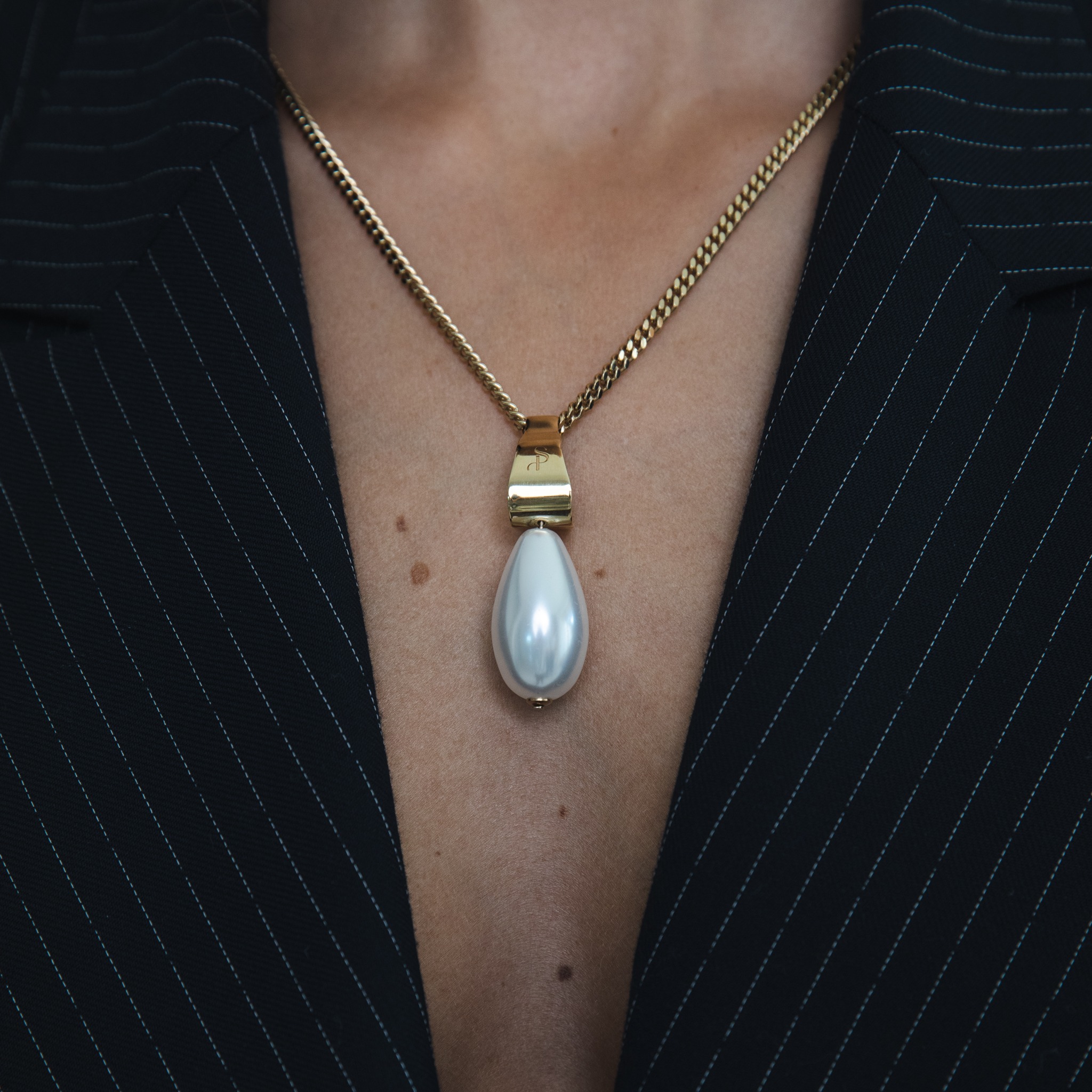 Mia short necklace pearl