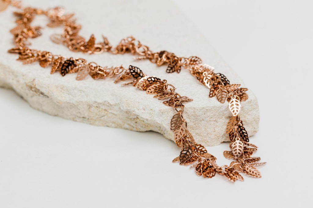 Rose gold leaves necklace