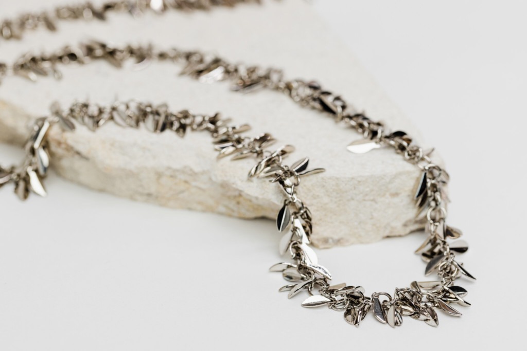 Silver loose leaves long necklace