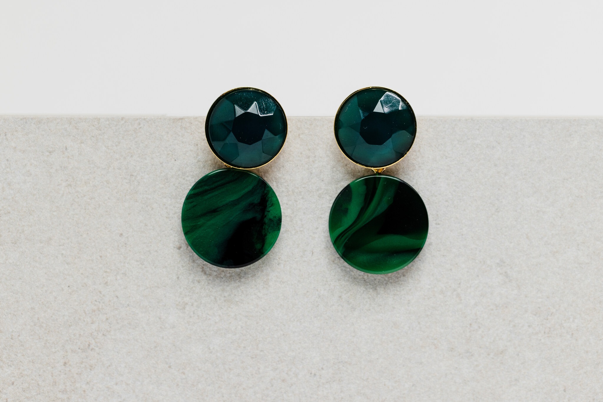Circle earrings green
