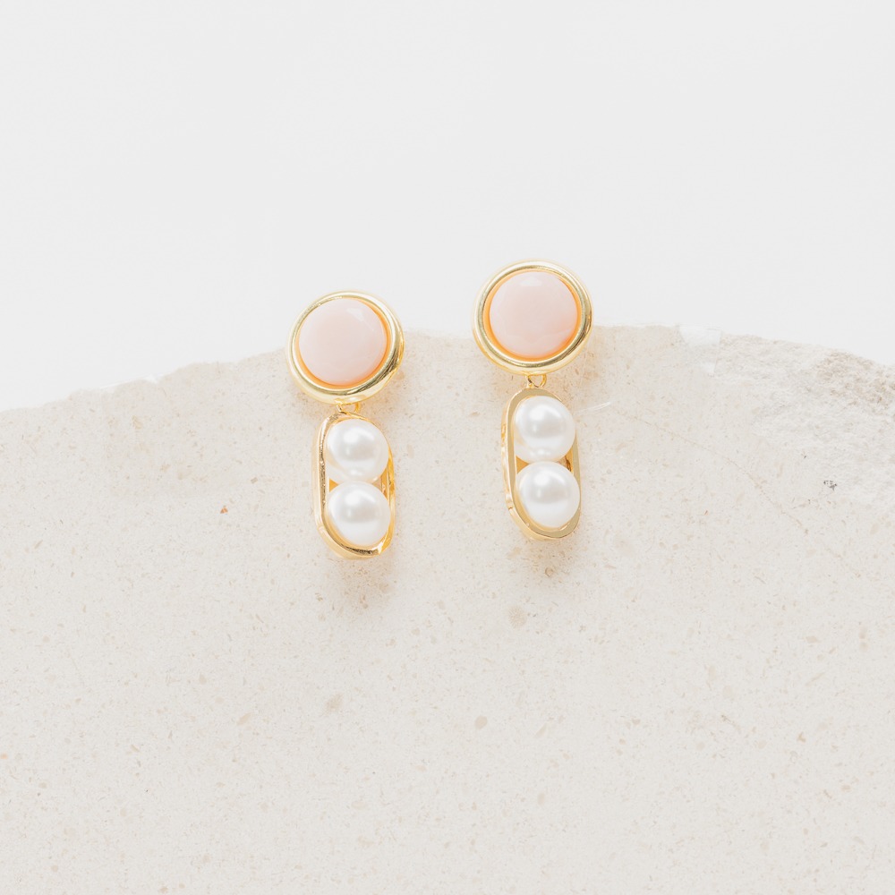 AURORE nude pearl short earrings