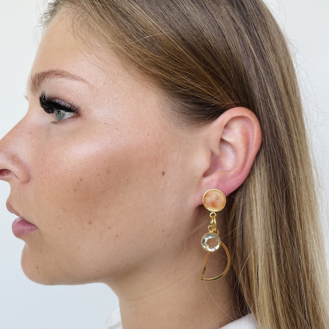 Astrid nude earrings