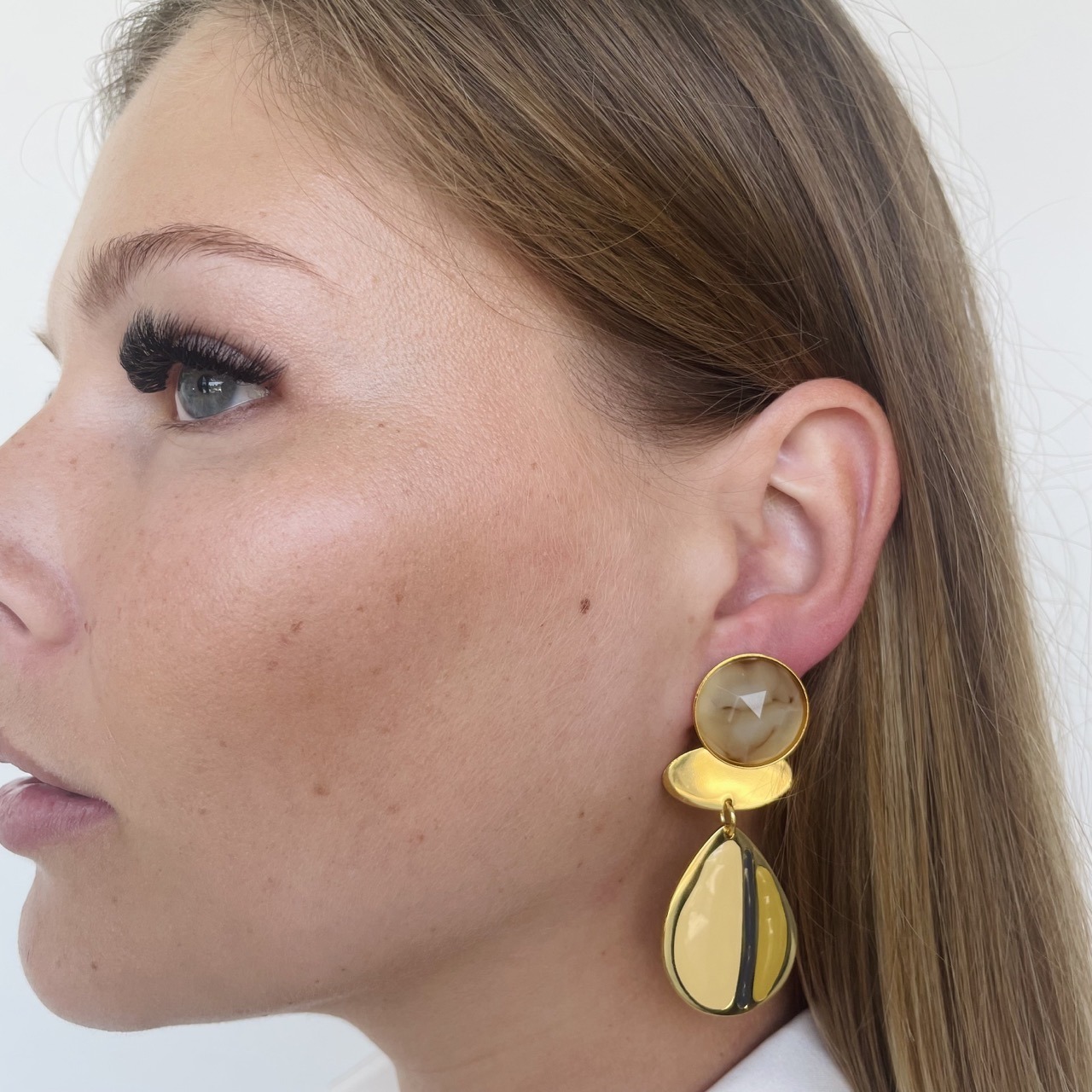 Lisa gold earrings
