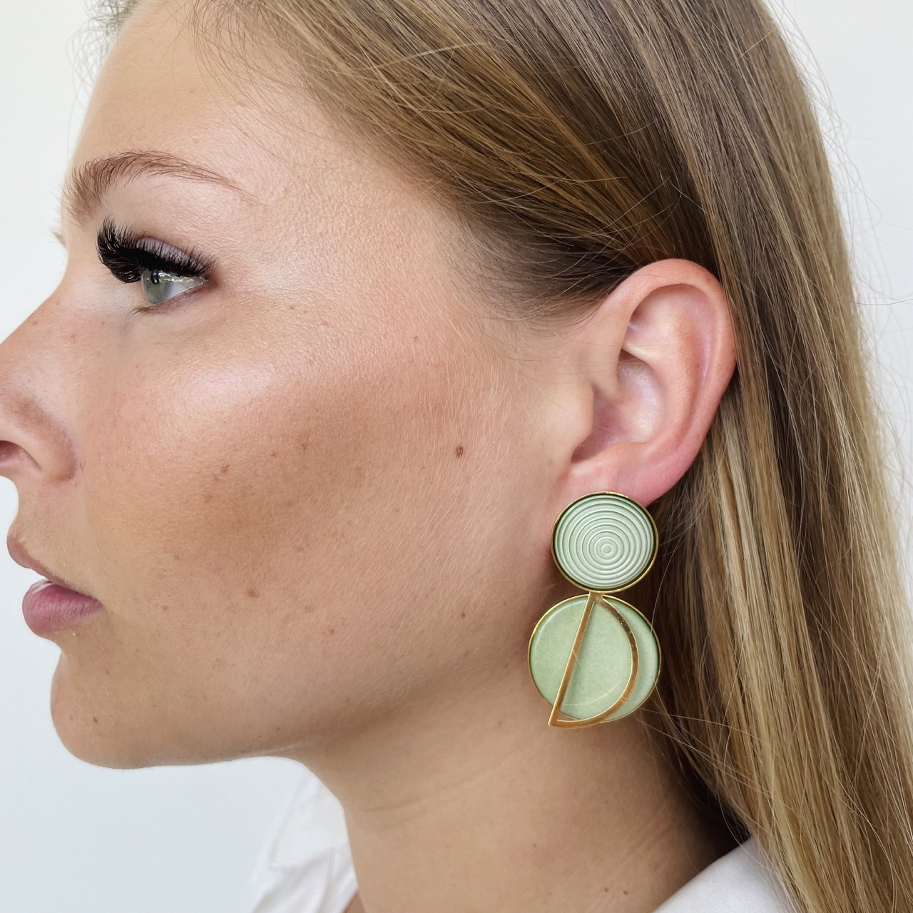 Julia light green earrings