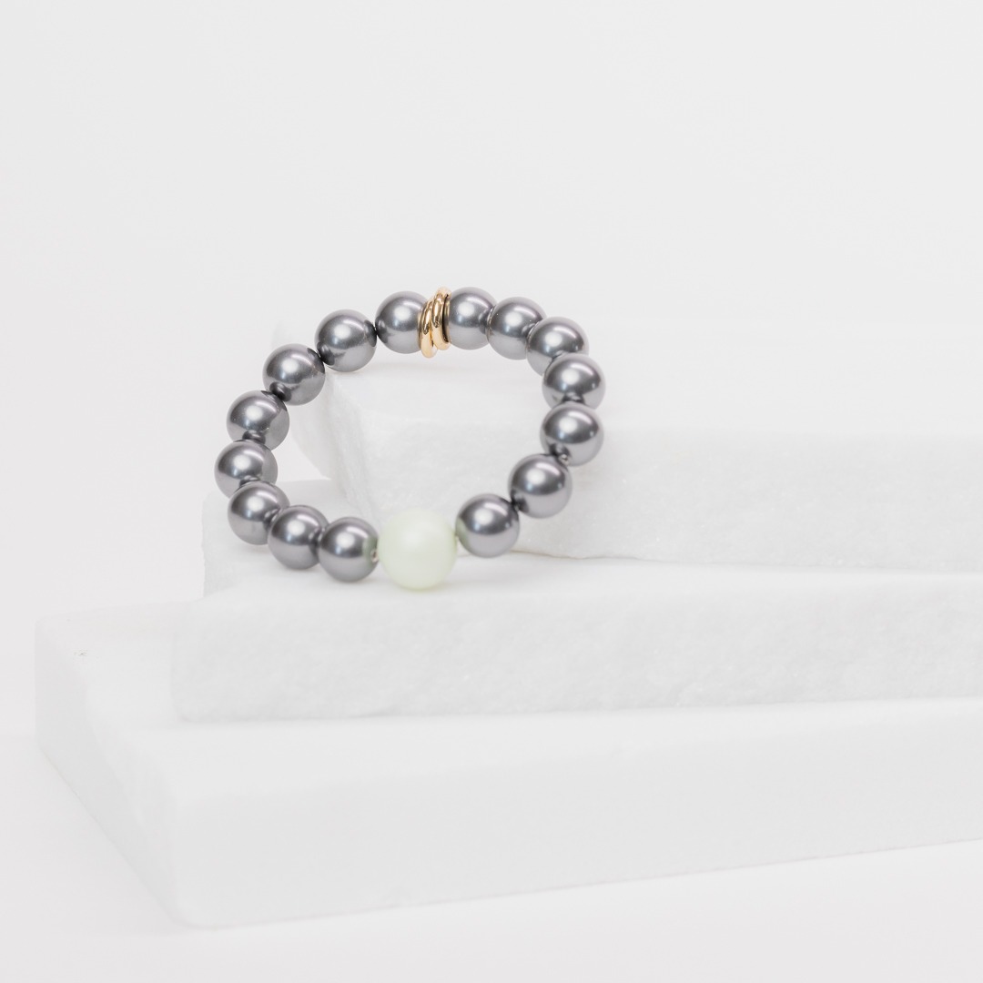 Bracelet dark grey pearls