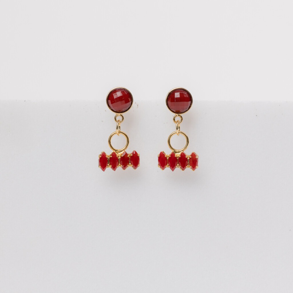 Lena bordeaux short earrings