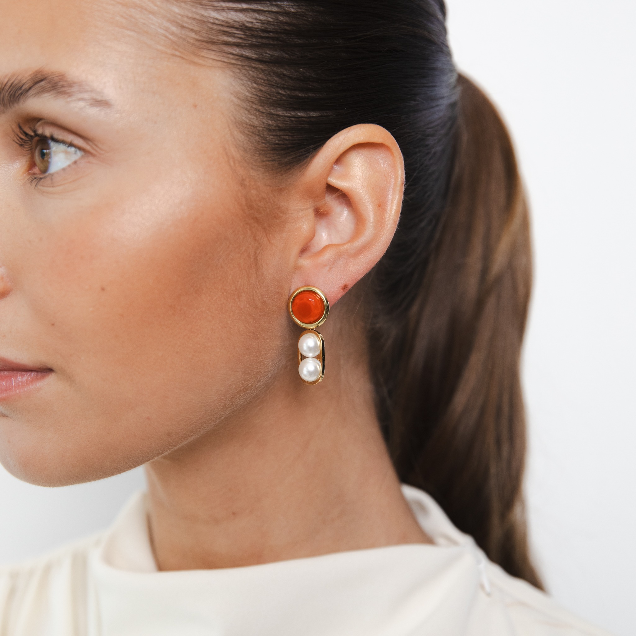 AURORE red pearl short earrings