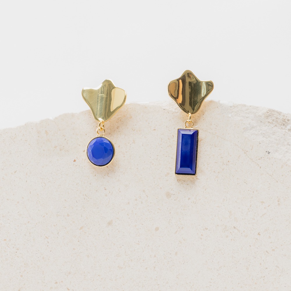 GRACE blue assymetric short earrings