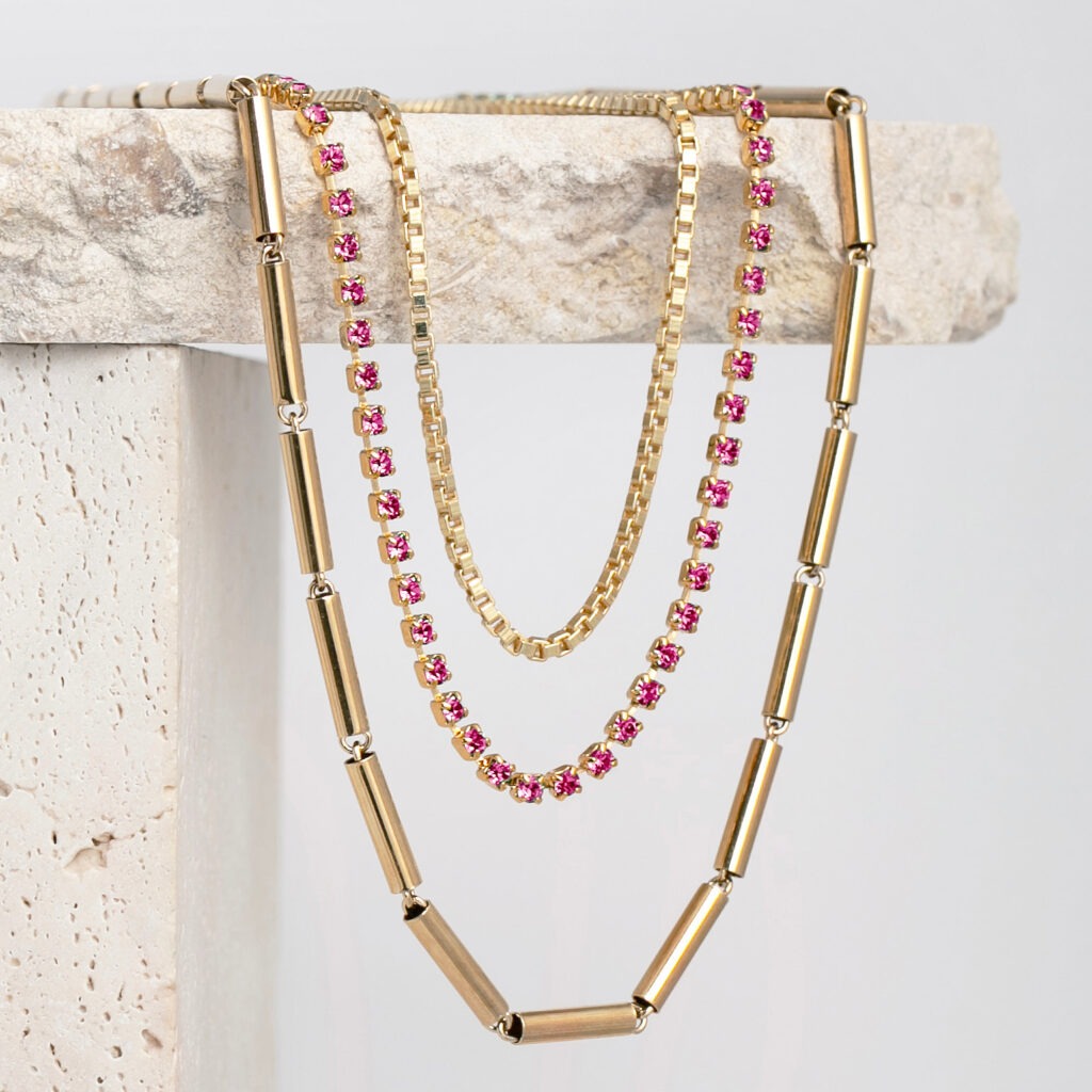 Tilly fuchsia strass and tube chain necklace