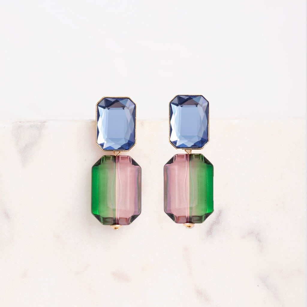 Jasmine licht blauwe steen mix oorbellen