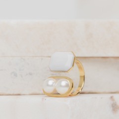 AURORE white pearl ring