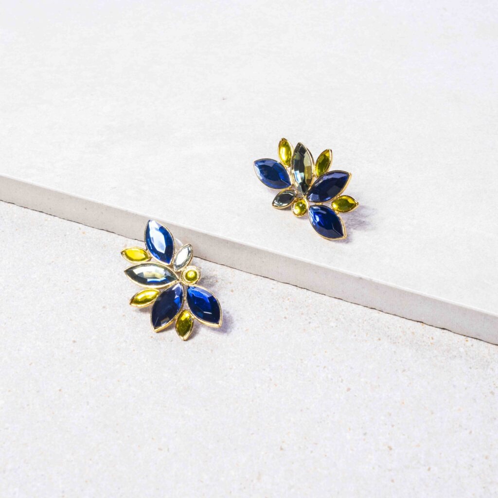 Allegra blauwe mix statement oorbellen