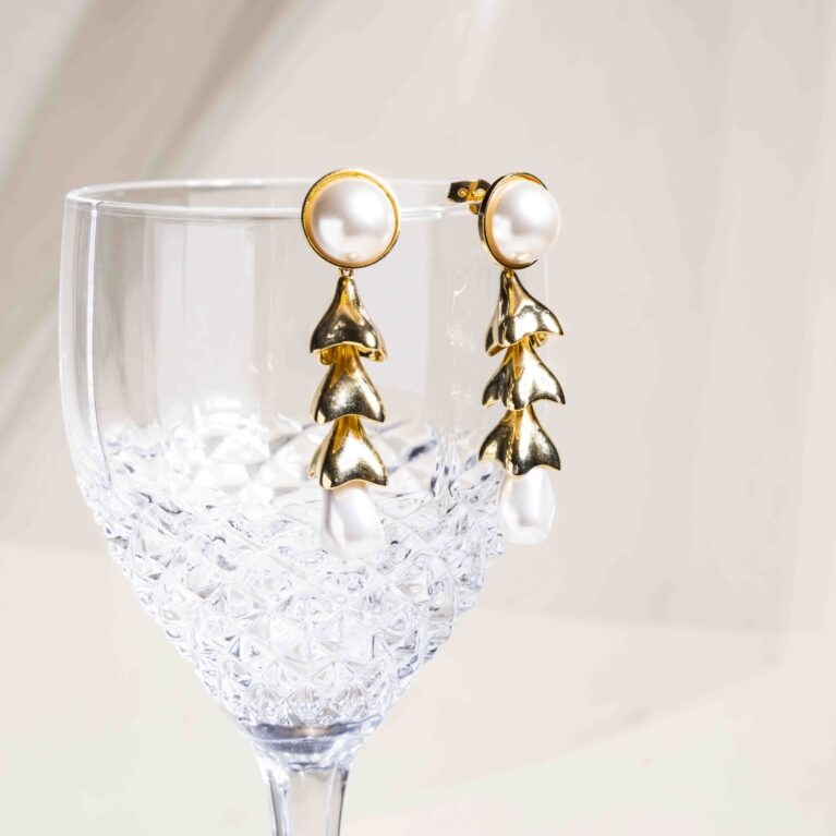 Jane medium pearl with pearl top earrings