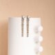 Joanne witte strass lange oorbellen
