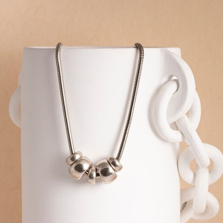 Carlota zilveren beads ketting