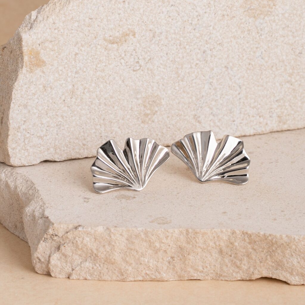 Ginkgo silver short earrings