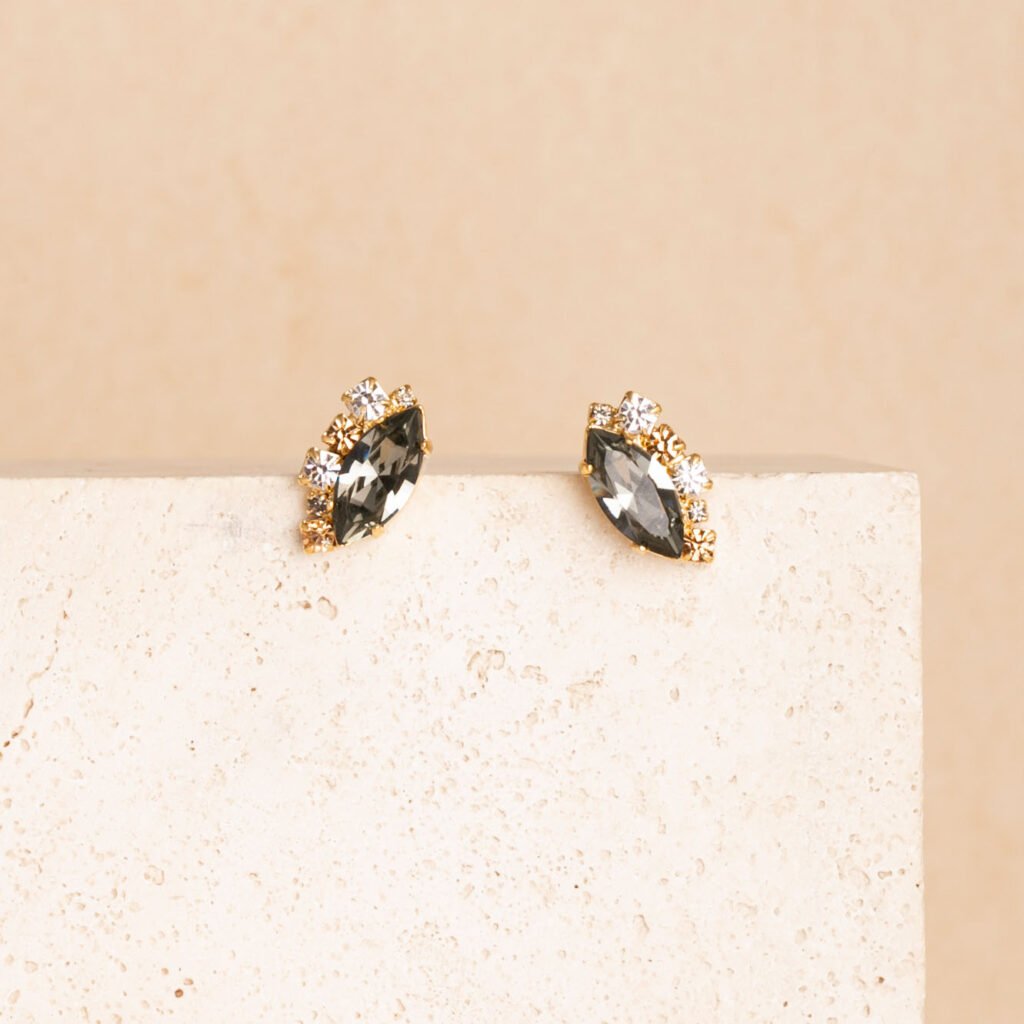 IRIS black diamond short earrings