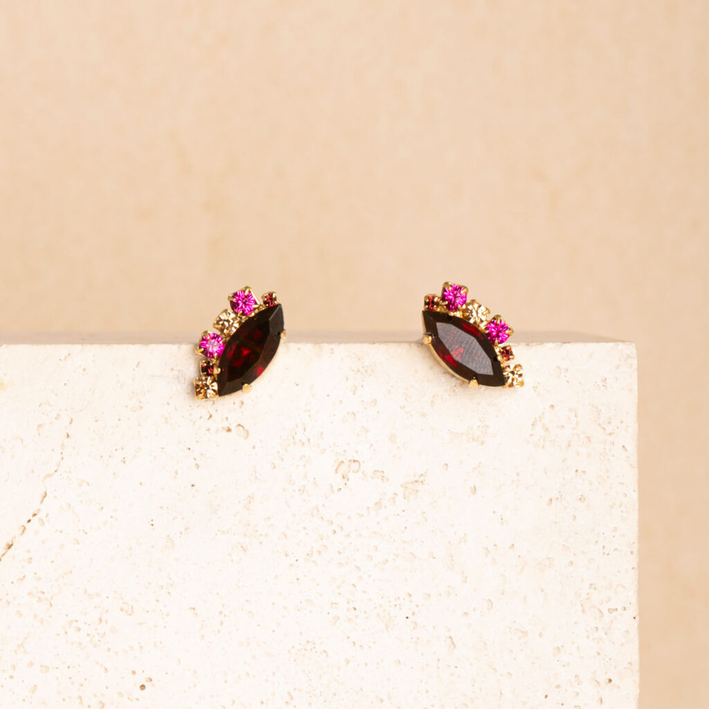 IRIS burgundy short earrings