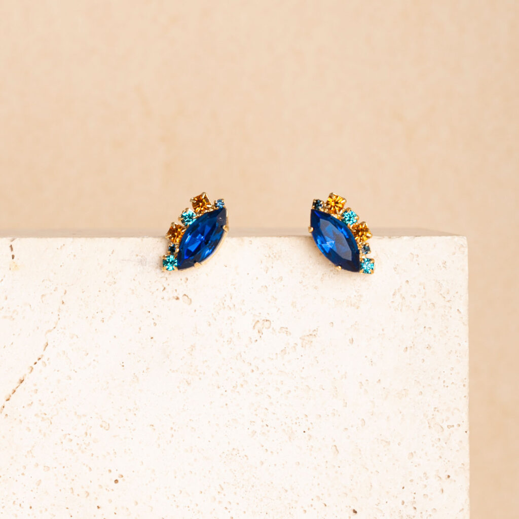 IRIS blue short earrings