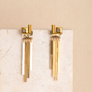 Romy cognac lange oorbellen (PRE-ORDER)