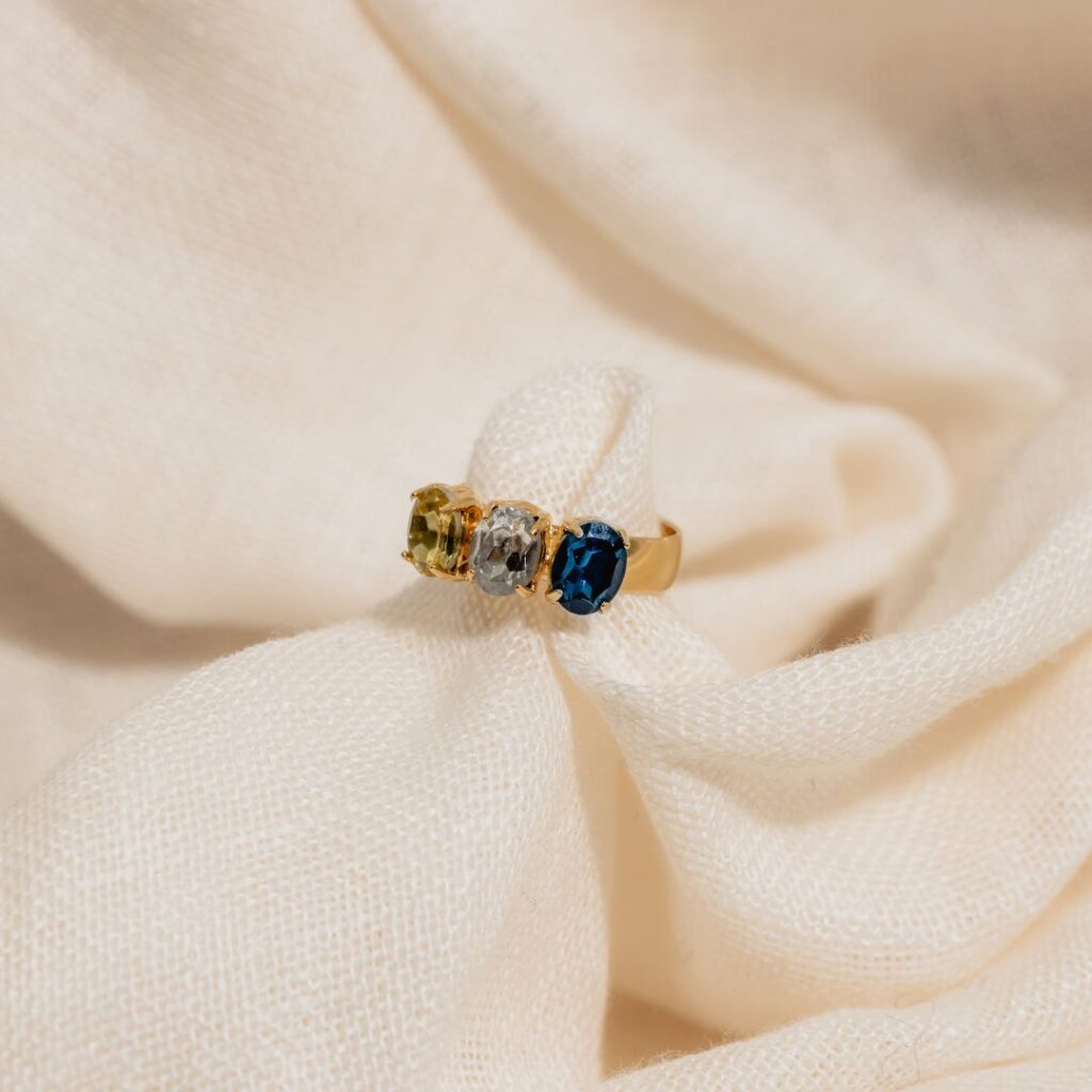 Noa blue mix ring