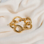 NIKKIE CHAIN GOLD STATEMENT BRACELET