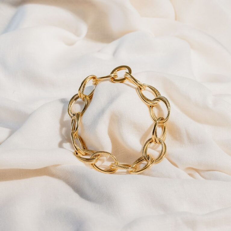 NIKKIE CHAIN GOLD NECKLACE