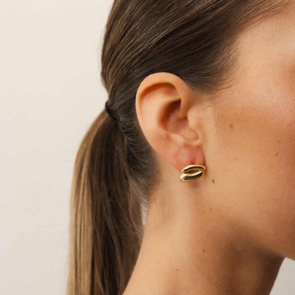 LEA GOLD SHORTIE EARRINGS